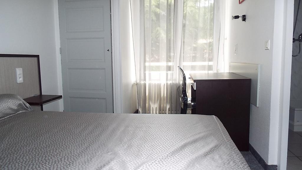 Le Coin Fleuri Hotel Digne-les-Bains Room photo